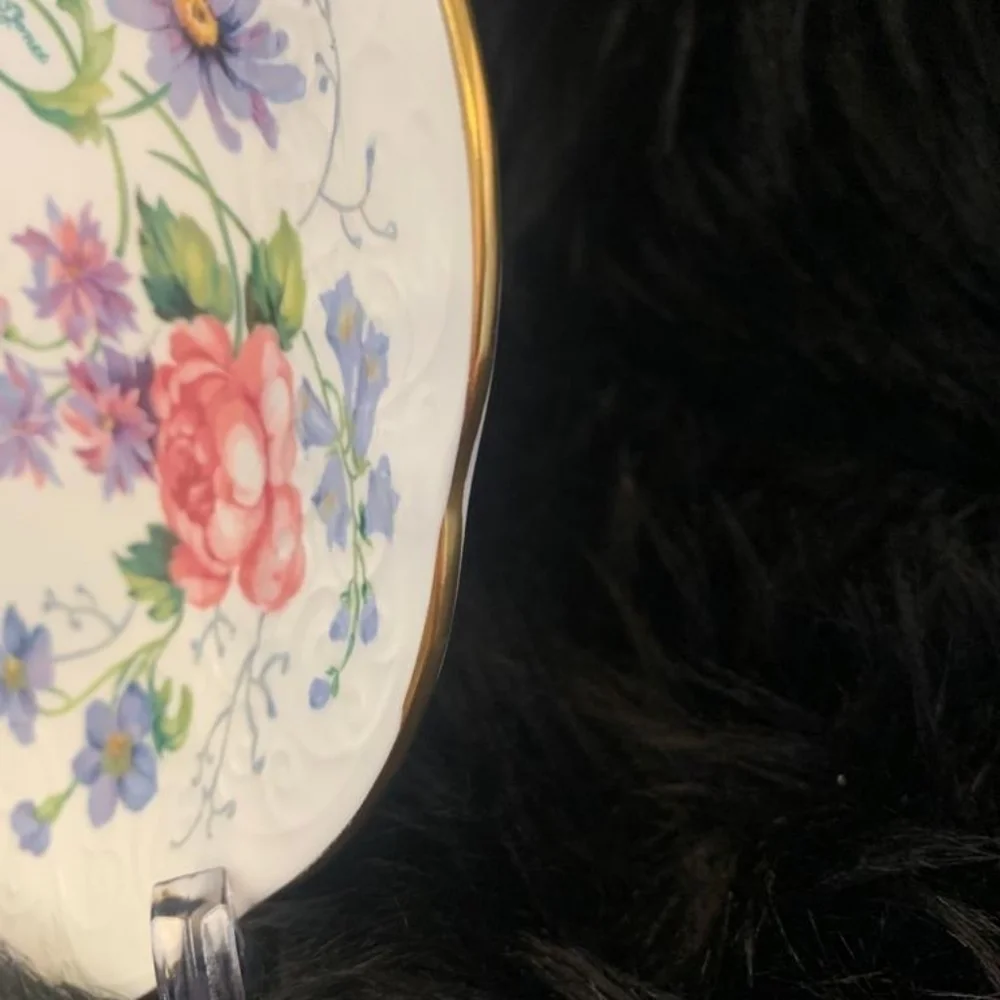 Crown Staffordshire‎ England Fine Bone China Floral Dinner Plate 7” Gold